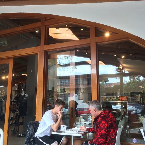 Foto tomada en Anastasia Cafe &amp; boutique Laguna Beach  por Amy B. el 5/1/2016