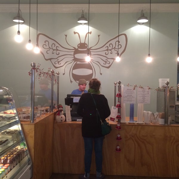 Foto scattata a Semi Sweet Bakery da Amy B. il 12/18/2014