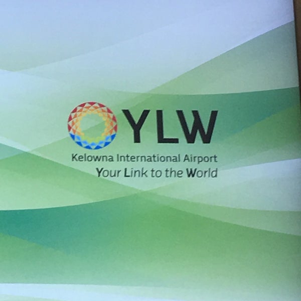 3/12/2017에 Phyllis V.님이 Kelowna International Airport (YLW)에서 찍은 사진