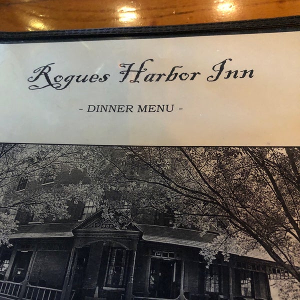 Photo taken at Rogues&#39; Harbor Inn, Restaurant &amp; Brewing by Ellen R. on 8/2/2018