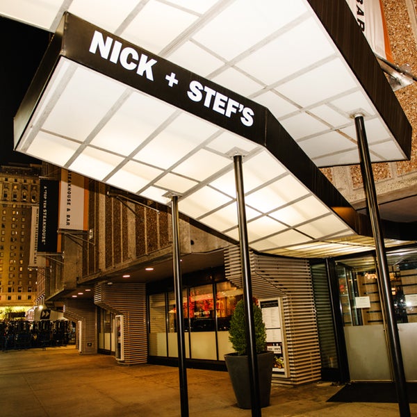 6/13/2014 tarihinde Nick &amp; Stef&#39;s Steakhouseziyaretçi tarafından Nick &amp; Stef&#39;s Steakhouse'de çekilen fotoğraf