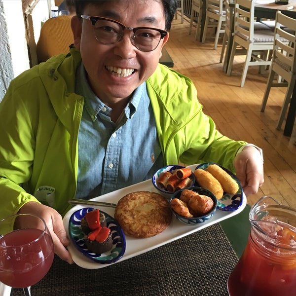 Foto tirada no(a) Taberna Rayuela por RODOLFO M. em 4/24/2016