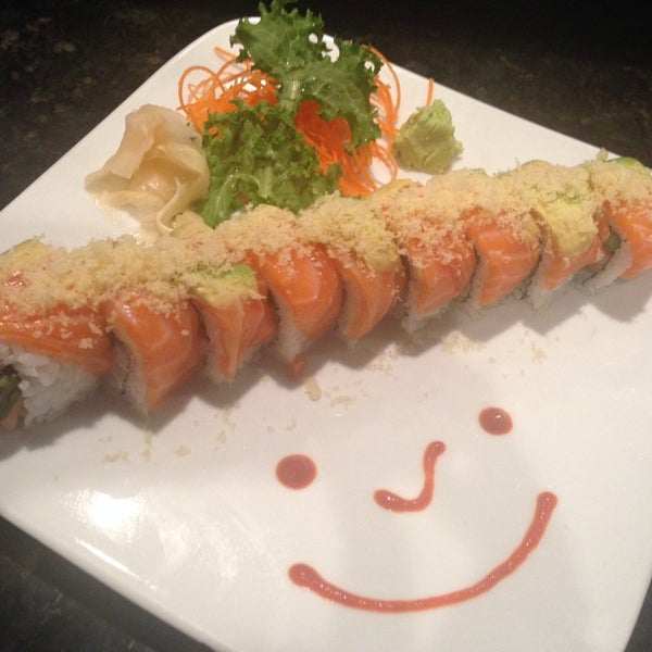Photo taken at Rock’n Sushi by Yoanna J. on 8/4/2014