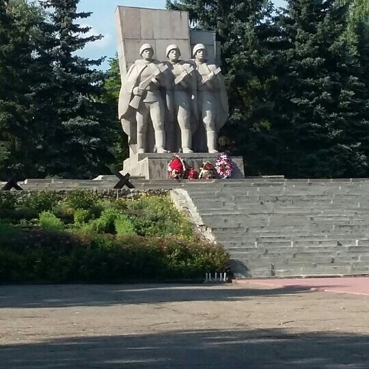 На Холме воинской славы установили новую звезду у Вечного огня 20.04.2021 Кузнец