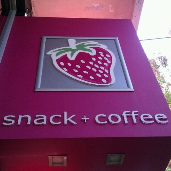 Strawberry Café in Δροσιά