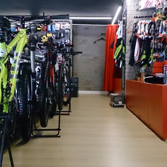 Das Foto wurde bei Bisiklet Evim Bike &amp; Cafe von &#39;@&#39; Emr am 6/11/2014 aufgenommen