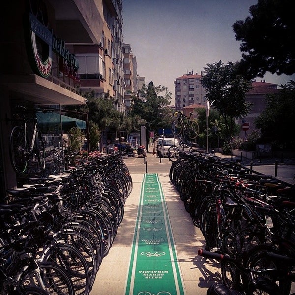 Das Foto wurde bei Bisiklet Evim Bike &amp; Cafe von &#39;@&#39; Emr am 7/9/2014 aufgenommen