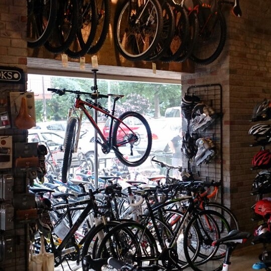 Foto tomada en Bisiklet Evim Bike &amp; Cafe  por &#39;@&#39; Emr el 6/11/2014