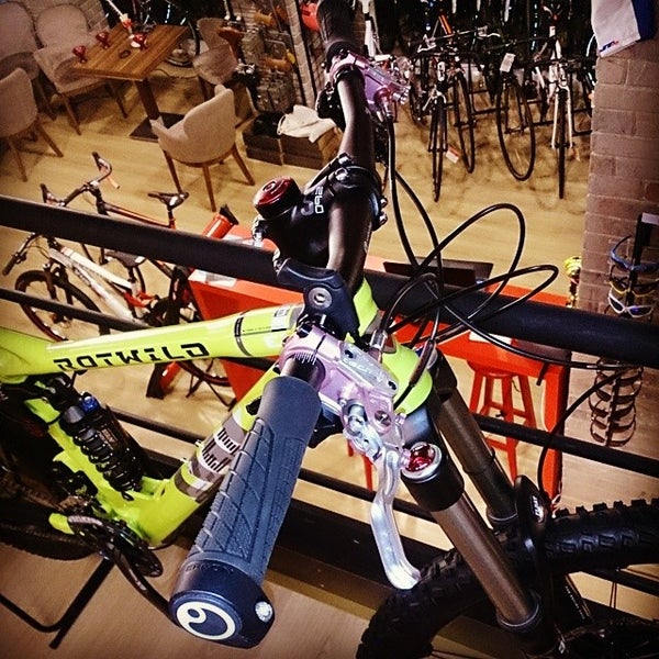 Das Foto wurde bei Bisiklet Evim Bike &amp; Cafe von &#39;@&#39; Emr am 7/4/2014 aufgenommen