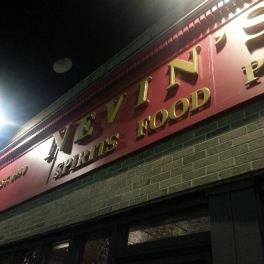 Foto diambil di Tommy Nevin&#39;s Pub oleh Annette Q. pada 12/22/2012