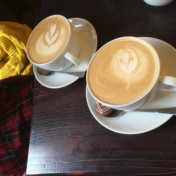 11/24/2016 tarihinde Jan J.ziyaretçi tarafından Café Na kole'de çekilen fotoğraf