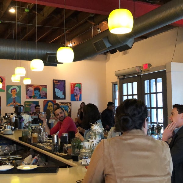 2/28/2019 tarihinde Karol F.ziyaretçi tarafından Halcyon Coffee, Bar &amp; Lounge'de çekilen fotoğraf