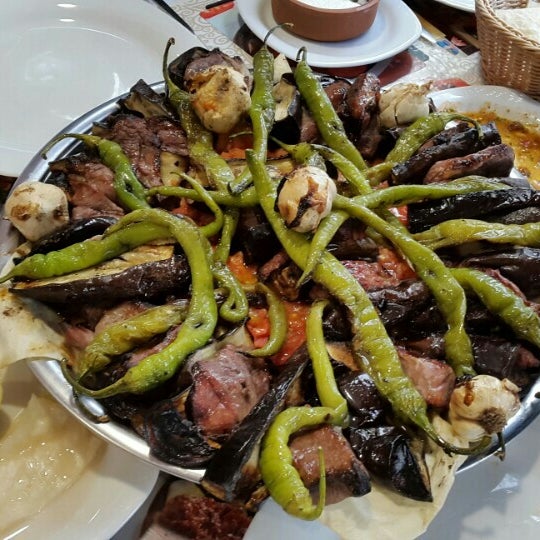 Photo taken at Teras Anadolu Sofrası-Tokat Kebabı by Serdar on 10/28/2015