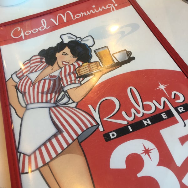 Foto tomada en Ruby&#39;s Diner  por hoda007 el 5/4/2018