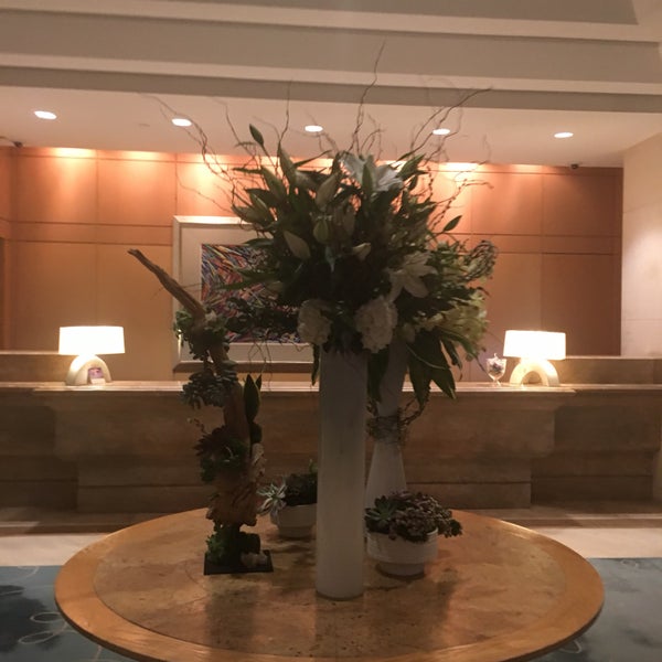Photo taken at Island Hotel Newport Beach by hoda007 on 4/15/2018