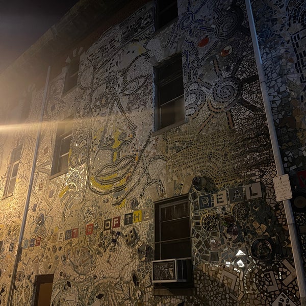 Das Foto wurde bei Philadelphia&#39;s Magic Gardens von Alyona Z. am 9/9/2022 aufgenommen