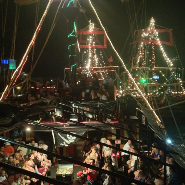 Foto scattata a Captain Hook Pirate Ship da Pere E. il 1/11/2013