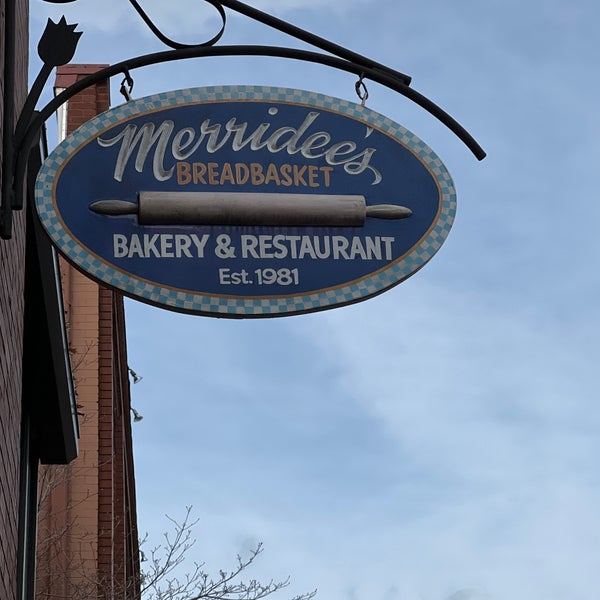 Photo taken at Merridee&#39;s Breadbasket by Frank M. S. on 12/18/2021