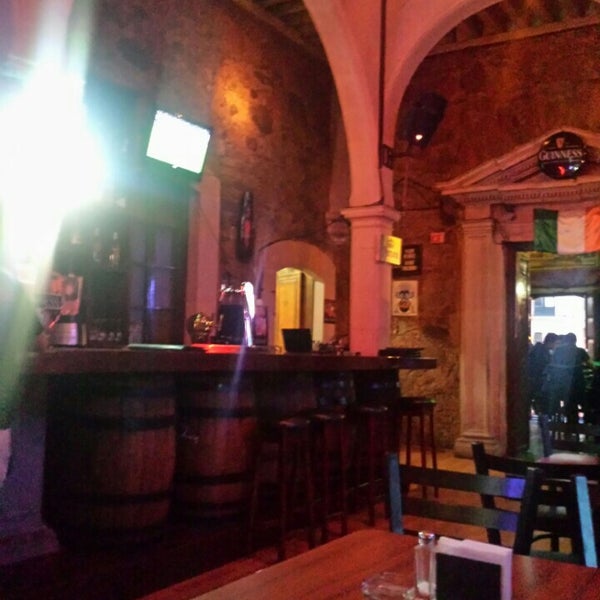 Foto diambil di Piper&#39;s Irish Pub oleh Manuel R. pada 8/6/2015