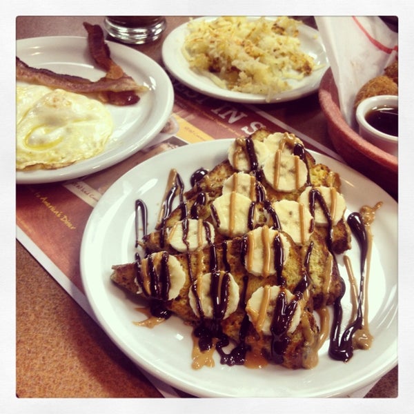 Photo taken at Denny&#39;s by Charles F. on 4/26/2014