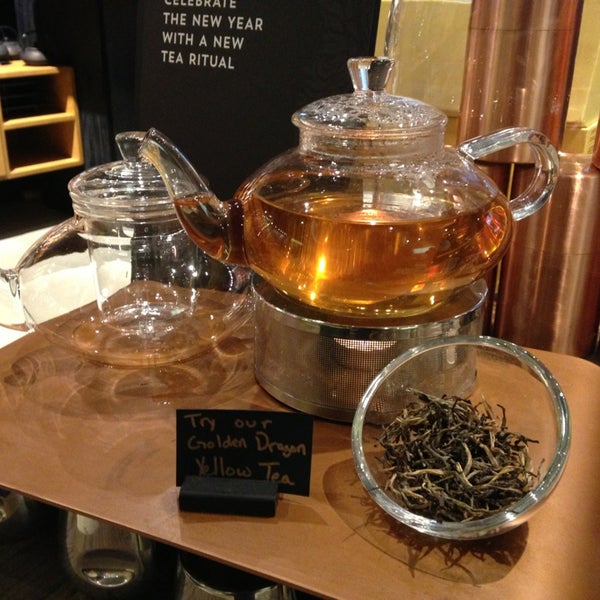 Photo taken at Teavana Fine Teas + Tea Bar by Paul S. on 1/18/2014