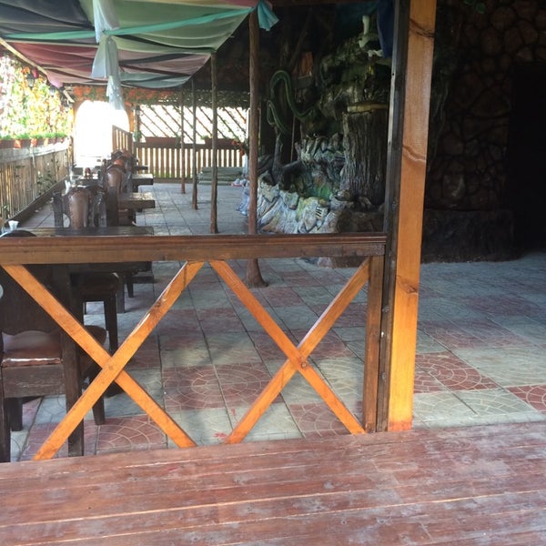 сб бар. сагбар. саг бар. шампур вывеска. барная стойка в ресторане.