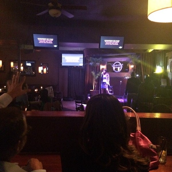 Foto tomada en Boardwalk 11 Karaoke Bar  por Rudy M. el 2/21/2014