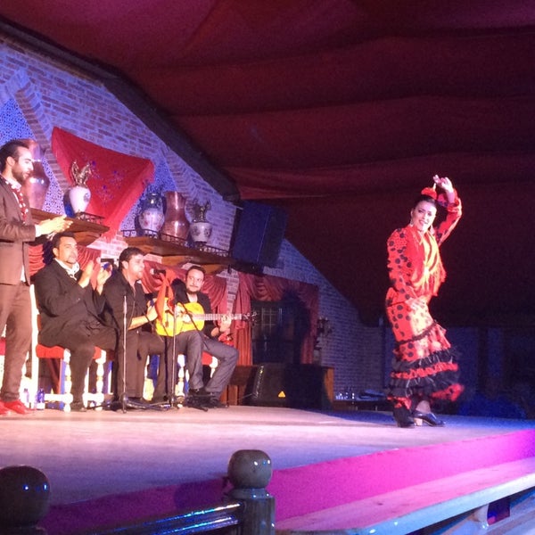 Photo taken at La Quimera Tablao Flamenco y Sala Rociera by Selma S. on 4/13/2014
