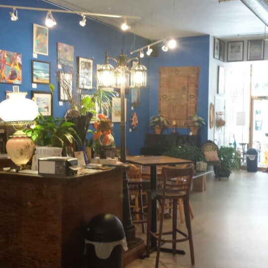 9/9/2014 tarihinde Hallie B.ziyaretçi tarafından aLatté Cafe'de çekilen fotoğraf