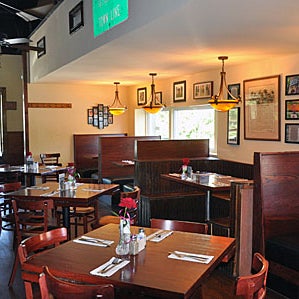 Foto tirada no(a) KC&#39;s Restaurant and  Pub por KC&#39;s Restaurant and  Pub em 6/13/2014