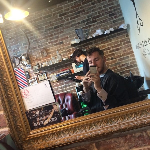 9/23/2014にKaspars B.がWood Religion Barber Shopで撮った写真