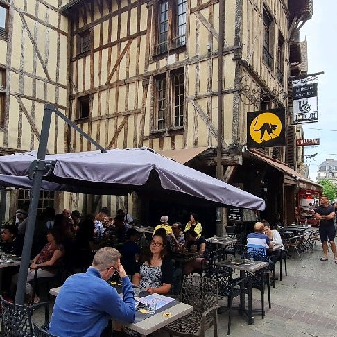 Photos At Le Chat Noir Bar Troyes Grand Est