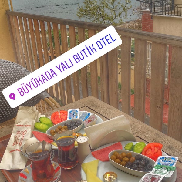 Foto tomada en Büyükada Yalı Butik Otel  por Esma Ç. el 4/6/2017