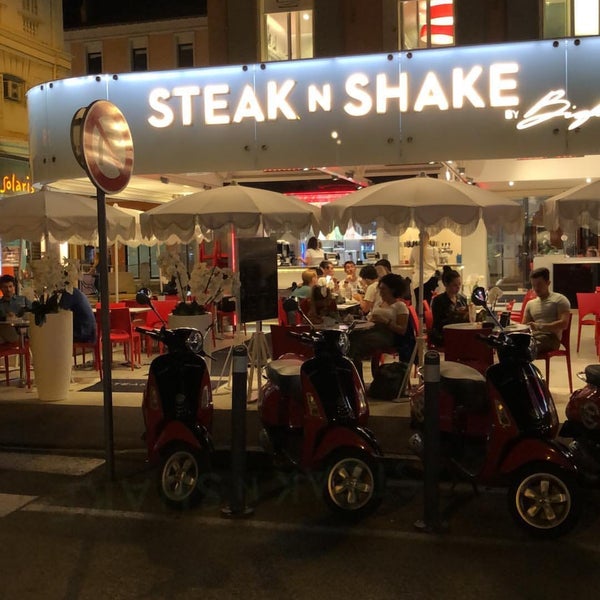 Foto tomada en Steak n Shake  por A ע. el 6/29/2020