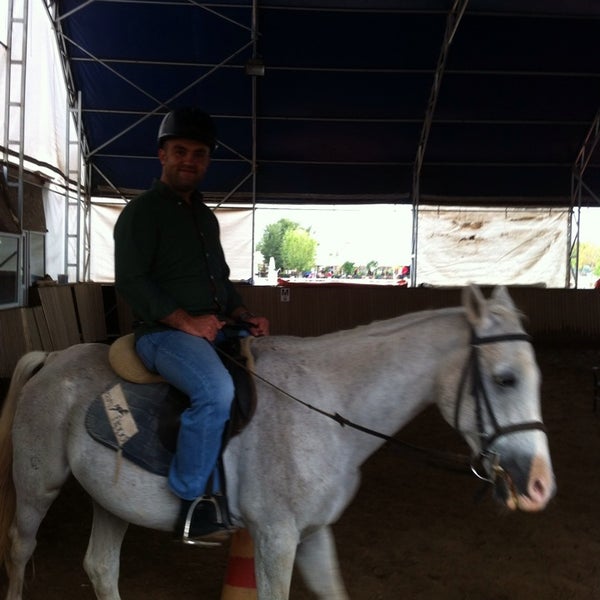 Foto diambil di Antalya Horse Club oleh Bilal T. pada 10/26/2014