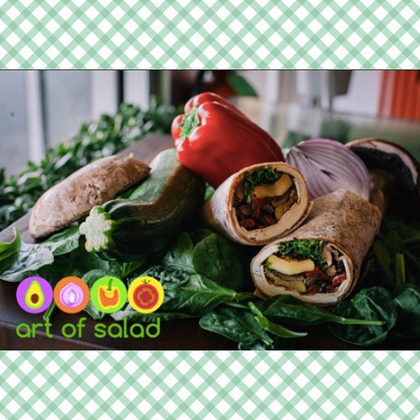 Foto scattata a Art of Salad EAST BRUNSWICK da Robert K. il 8/19/2015