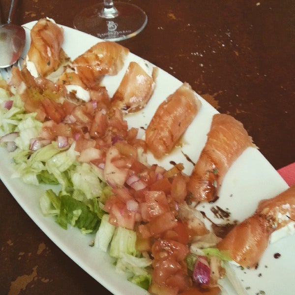 Foto diambil di La Tafeña Restaurante Canario oleh Gustavo Javier C. pada 1/31/2015