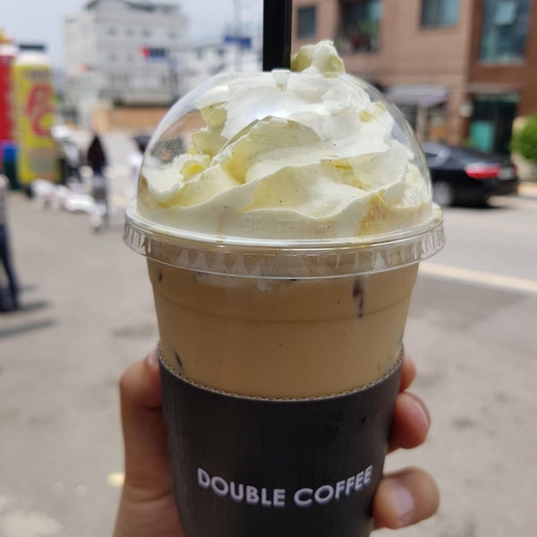 Логотип двойной кофе. Уан дабл кофе. Кофе dubl. Дабл кофе. Логотип кофе.