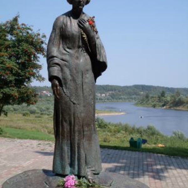 Памятник цветаевой в москве