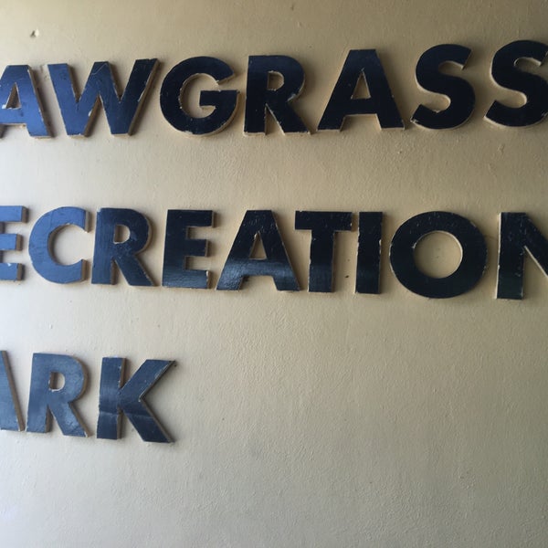 รูปภาพถ่ายที่ Sawgrass Recreation Park โดย Jamule C. เมื่อ 8/4/2016