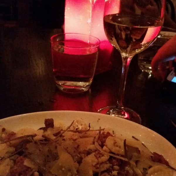 12/8/2014에 christeeene님이 Uva Wine &amp; Cocktail Bar / Cibo Trattoria에서 찍은 사진