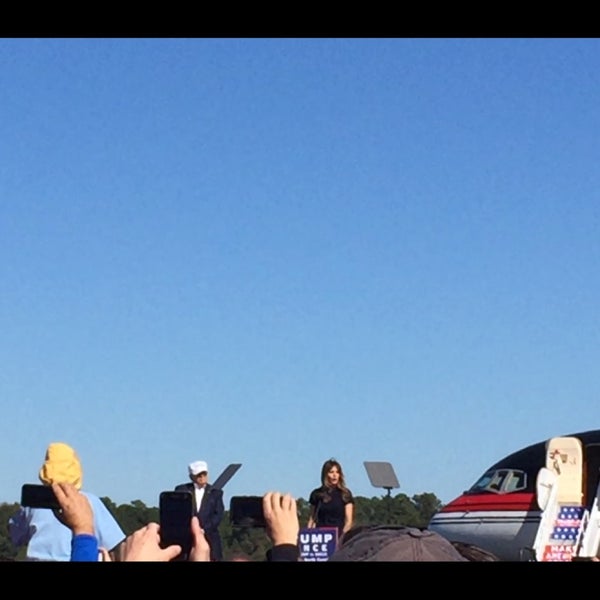 Das Foto wurde bei Wilmington International Airport (ILM) von Megan G. am 11/5/2016 aufgenommen