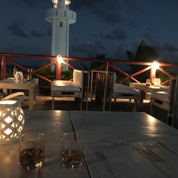 The new rooftop is the place to be for a sunset!! Perfect views of oceans, and the drinks were ice cold!!