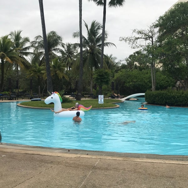 Foto scattata a Garden Pool @ Hilton Phuket Arcadia Resort &amp; Spa da Eilaf A. il 8/3/2017