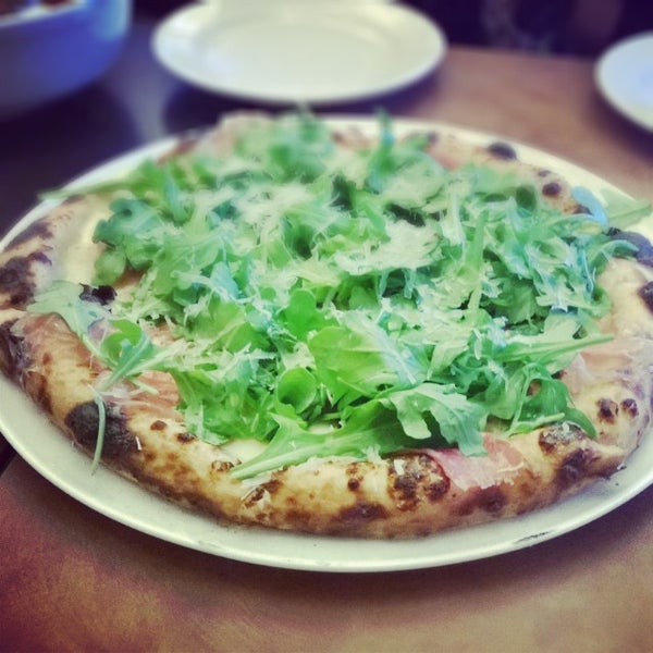 10/8/2014 tarihinde Daniel B.ziyaretçi tarafından Pizzeria Solario'de çekilen fotoğraf