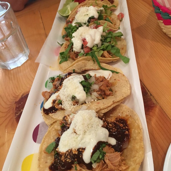 8/20/2016 tarihinde Nicolas H.ziyaretçi tarafından Tacos Tequilas'de çekilen fotoğraf