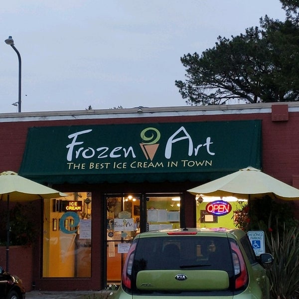 Foto diambil di Frozen Art Gourmet Ice Cream oleh Vincent L. pada 12/12/2020