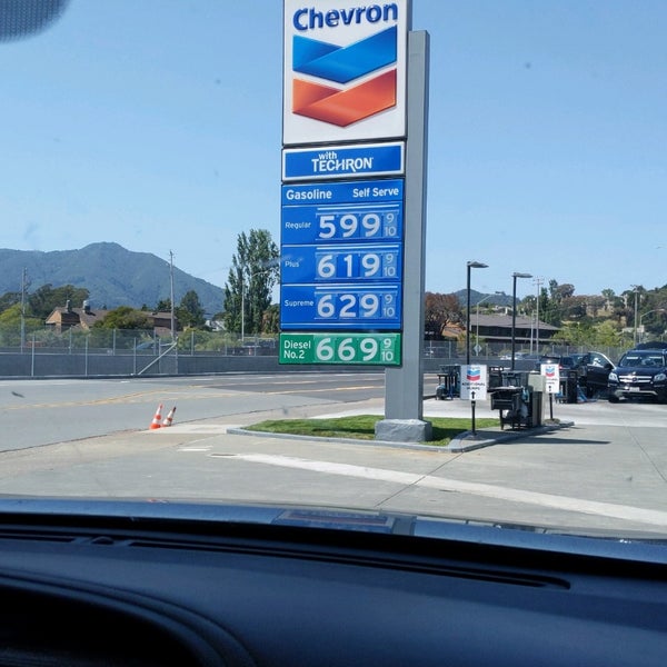 Chevron Fuel Station in Mill Valley
