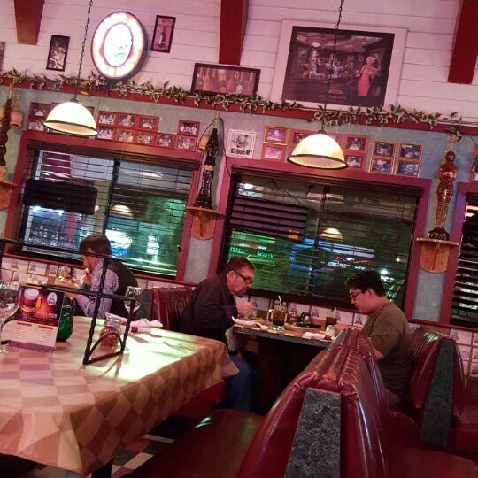 Photo taken at North Beach Pizza by Vincent L. on 11/21/2015