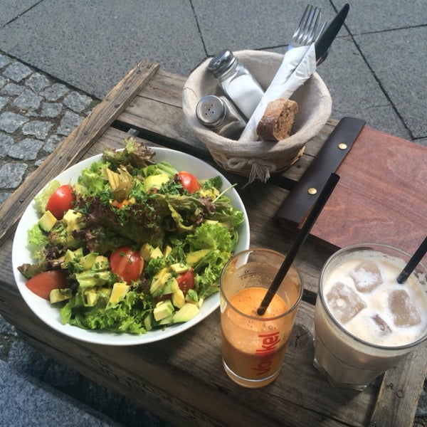 Avocado salat with fresh juice and iced chai latte. Perfect start for the day!